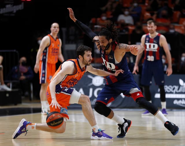 Guillem Vives, histórico pasador