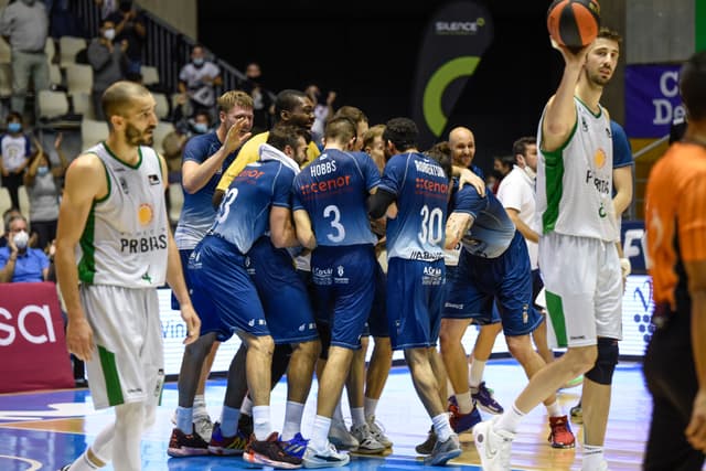 Monbus Obradoiro-Joventut (93-91)