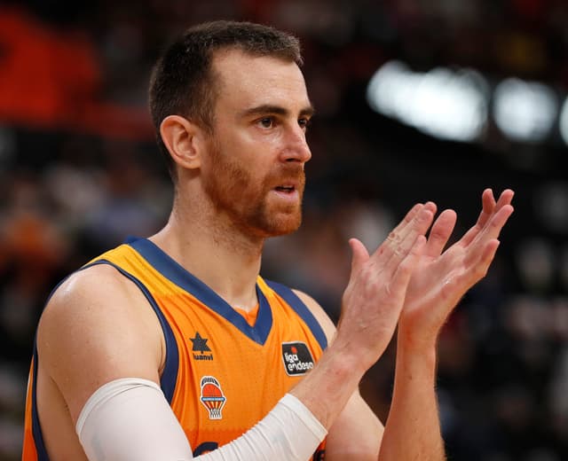 Víctor Claver, positivo en COVID19
