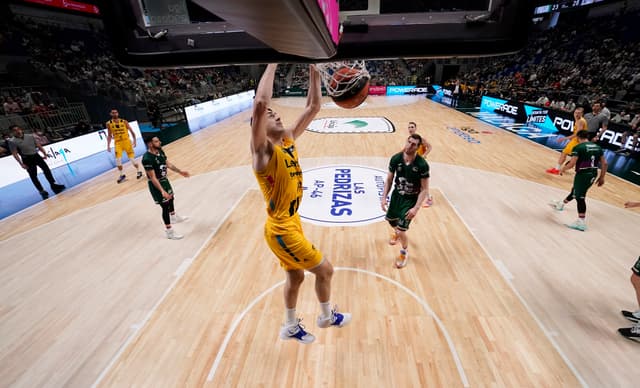 Unicaja-Lenovo Tenerife (64-97)