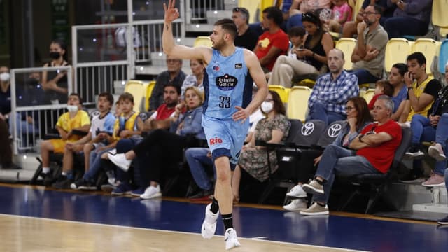 Iván Cruz se incorpora al Río Breogán