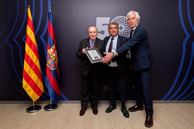 Placa conmemorativa de la acb