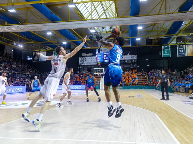 Urbas Fuenla.-Río Breogán (88-65)