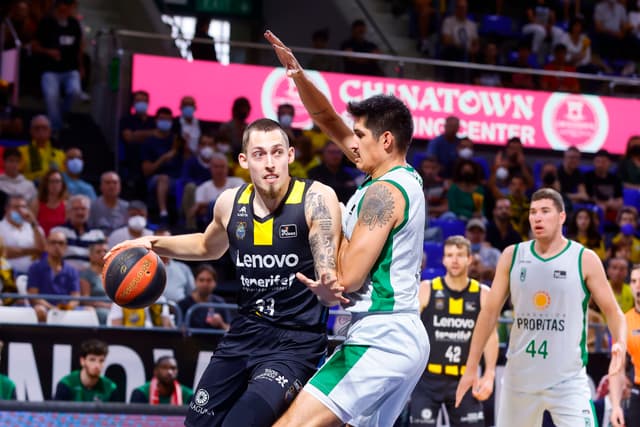 Wiltjer, exhibición histórica