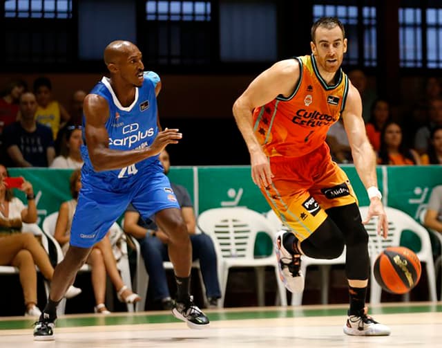 Valencia BC-Carplus Fuenla (90-81)