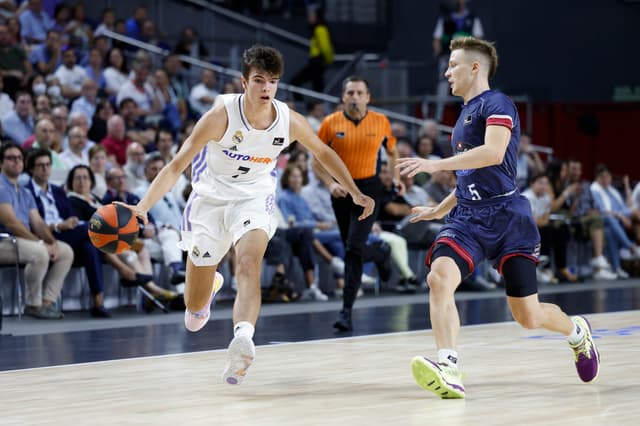 Hugo González, 4º más joven