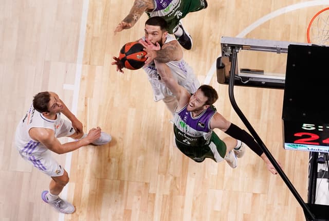 Crónica: Unicaja-R.Madrid (71-76)