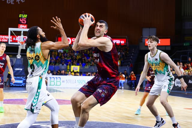 Shermadini, 3er anotador aurinegro