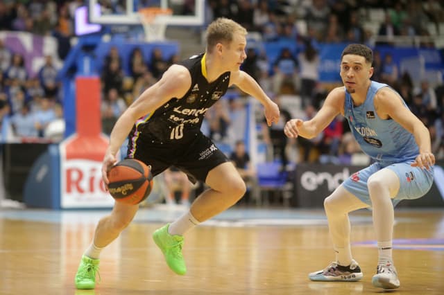 Río Breogán 61 - Lenovo Tenerife 86