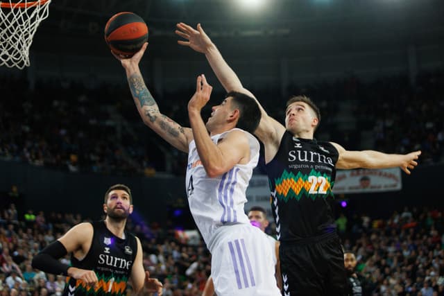 Surne BB 80 - Real Madrid 85