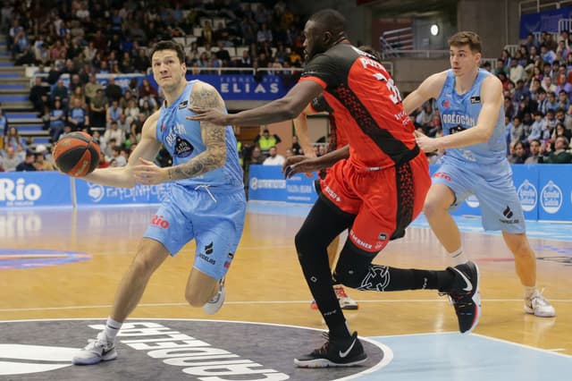 Río Breogán 99 - Coviran Granada 67