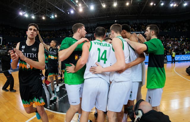 Surne BB 51 - Joventut 70