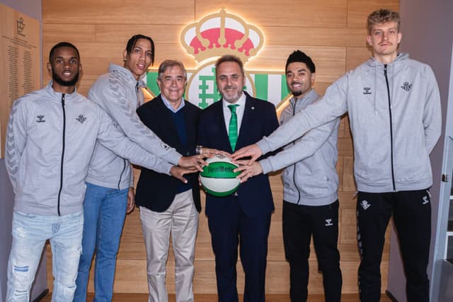 El Betis presenta a sus refuerzos