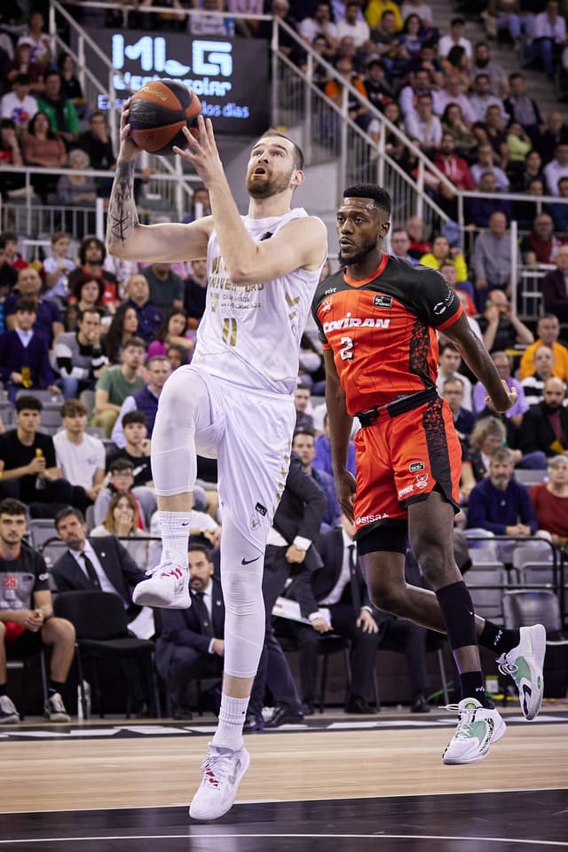 Radovic, nuevo líder murciano en T2