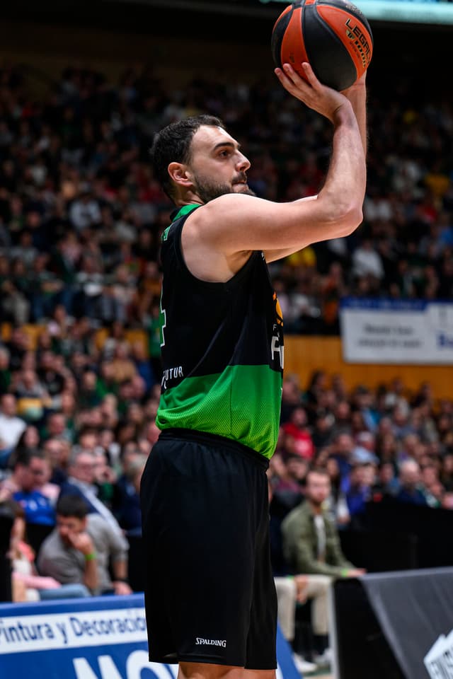 Ventura: 4º en minutos de la Penya