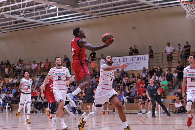 UCAM Murcia-Coviran Granada (76-71)