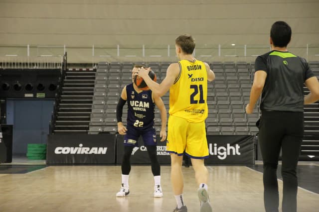 UCAM M.-Dreamland GC (76-90)