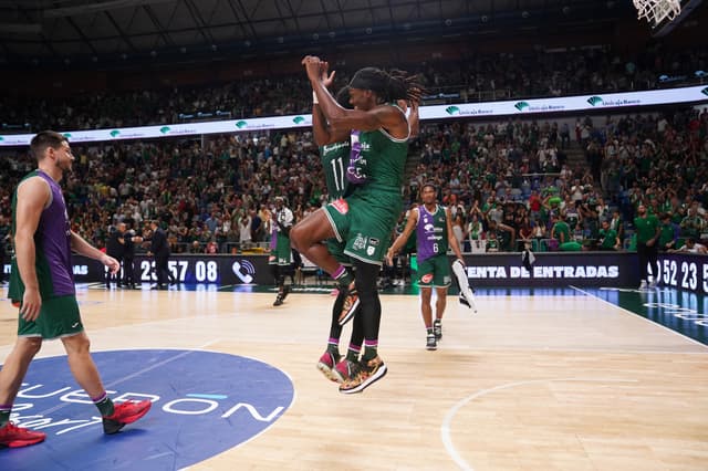 Unicaja 98 - Lenovo Tenerife 75