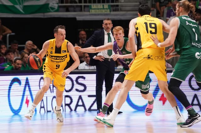 Huertas, al club de los 40 en Copa