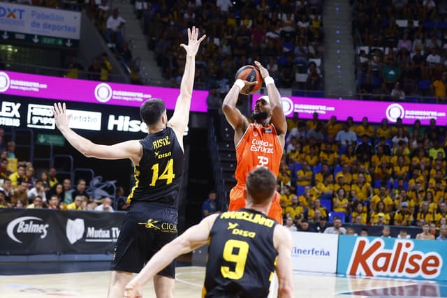 Lenovo Tfe.-Valencia Basket (86-94)
