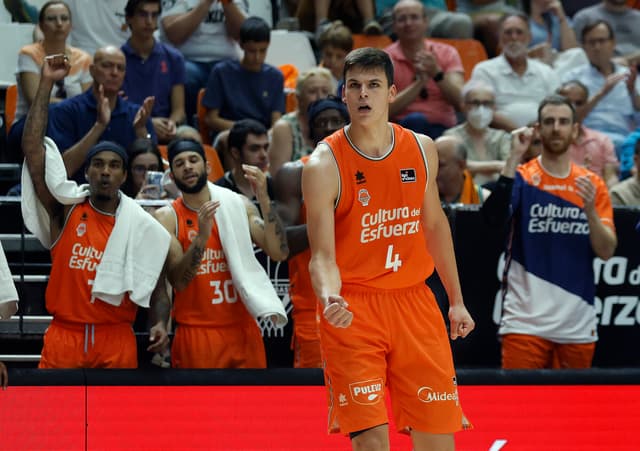 Jaime Pradilla extiende su contrato