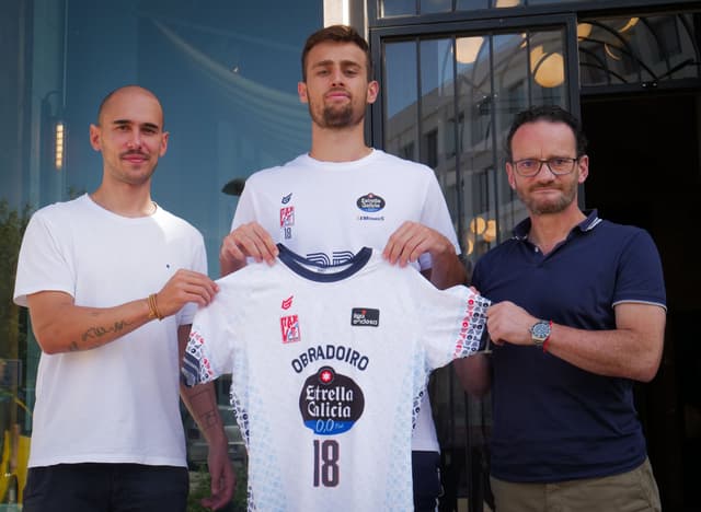 Roko Badžim, presentado en Santiago