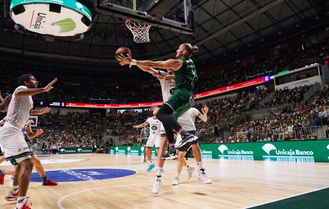 Unicaja 87 - Monbus Obra 74