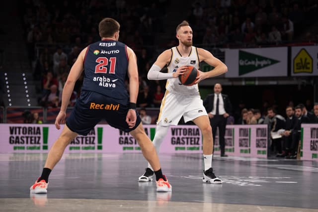 Baskonia 85 - Real Madrid 99