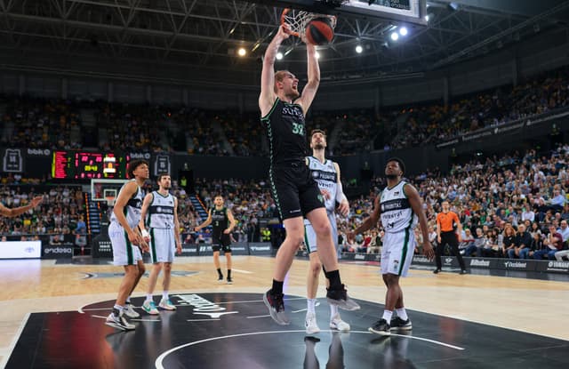Surne BB-Joventut (92-71)