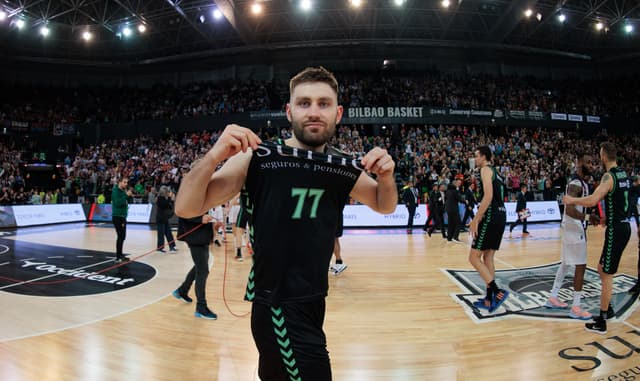 Kullamae renueva hasta 2026