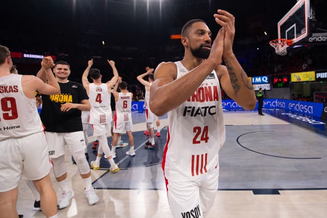 Khem Birch, Jugador de la J32