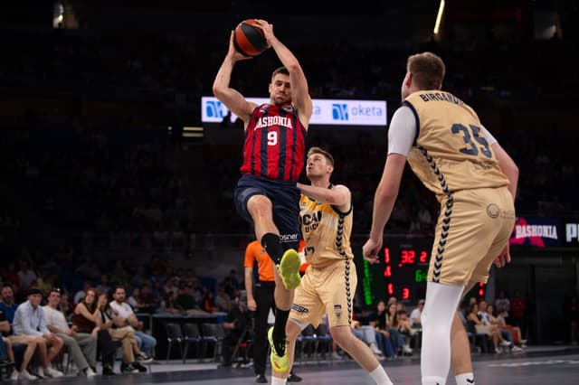 Baskonia 94 - UCAM Murcia 79