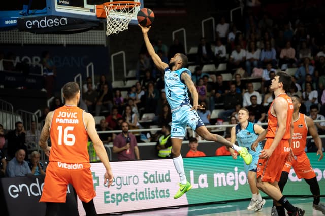 Montero: 47 val. en tiempo récord