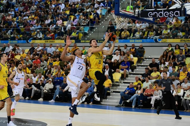 Playoff: Tavares, 2º en tapones 