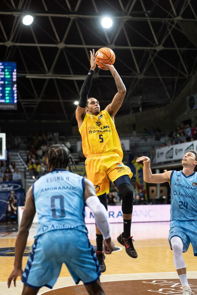 MoraBanc Andorra-Dreamland GC 71-91