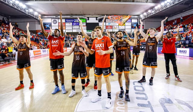 BAXI Manresa-Coviran Granada (93-86