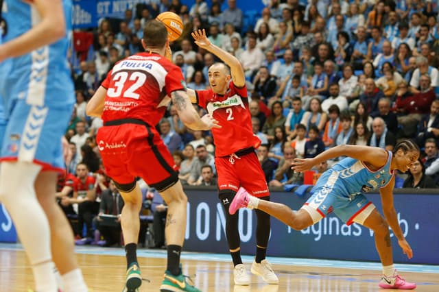 Río Breogán 74 - Coviran Granada 92