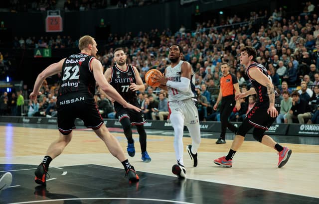 Cambio horario  Baskonia-Surne BB