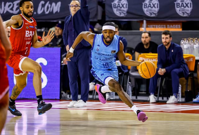 Jerrick Harding, Jugador de la J11