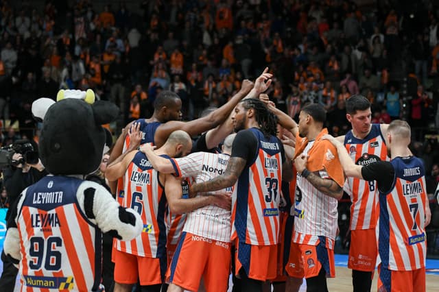 Leyma Coruña 97 - Hiopos Lleida 84