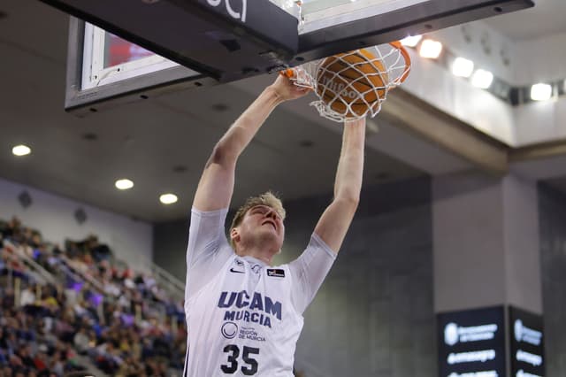 Birgander, 200 partidos 