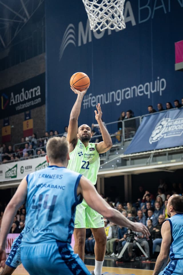 Jabari: ¡34 puntos en 21 minutos!