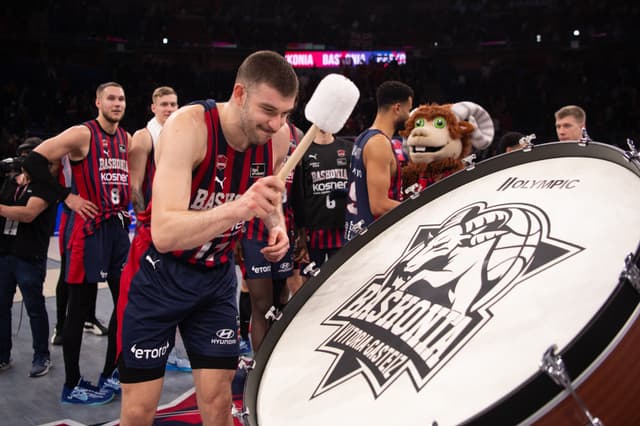 Baskonia-BAXI Manresa (90-84)