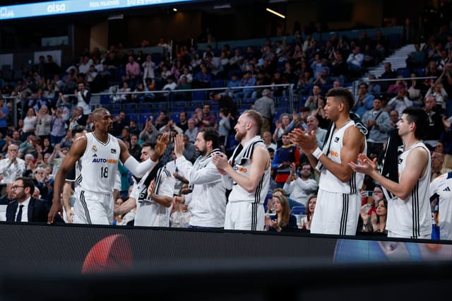 Real Madrid 88 - Surne BB 70