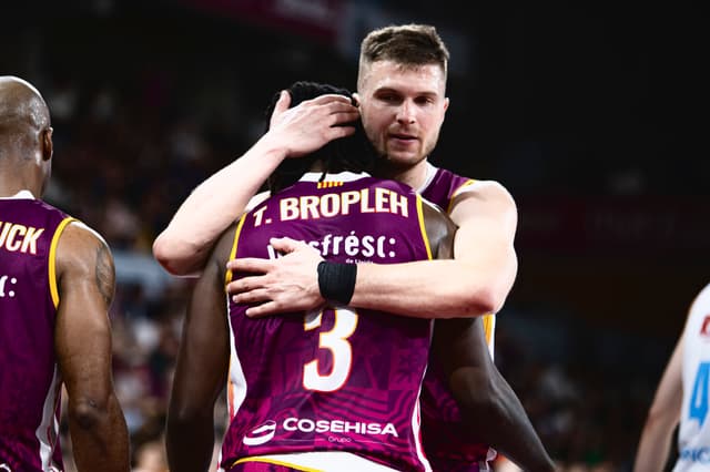 Hiopos Lleida 94 - Río Breogán 81