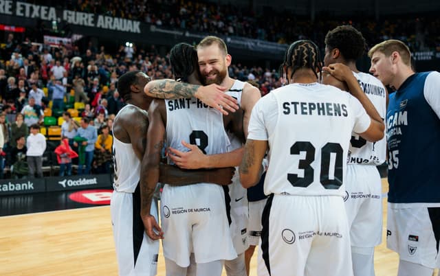 Surne BB-UCAM Murcia (80-83)