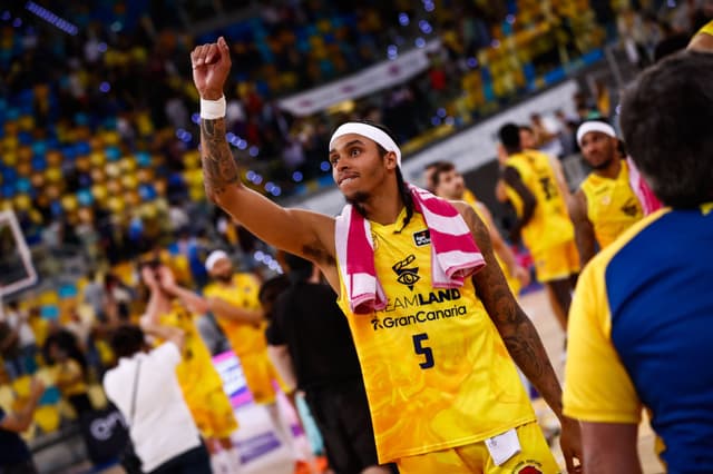 Dreamland GC 98-Coviran Granada 83