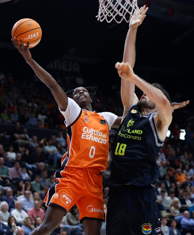 Valencia Basket 86- Dreamland GC 79