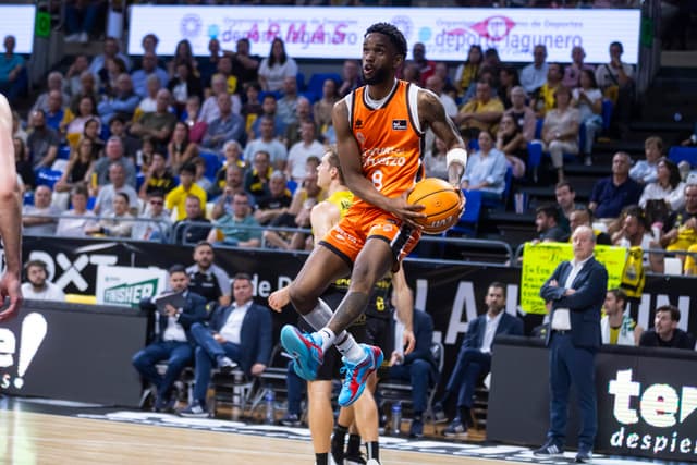 La Laguna Tnf-Valencia BC (99-102)