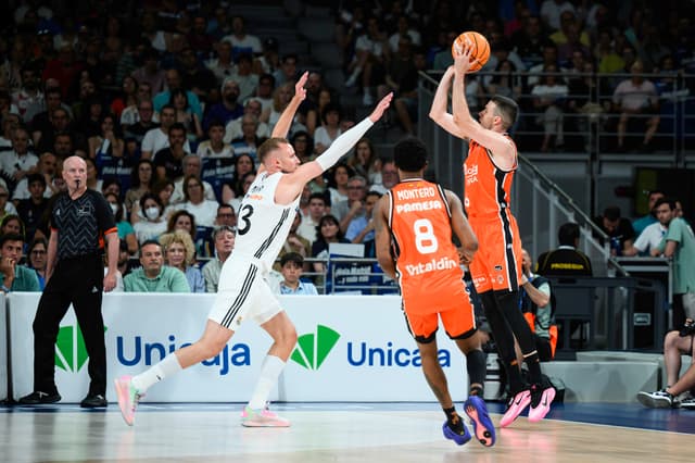 Valencia BC: 18 triples 